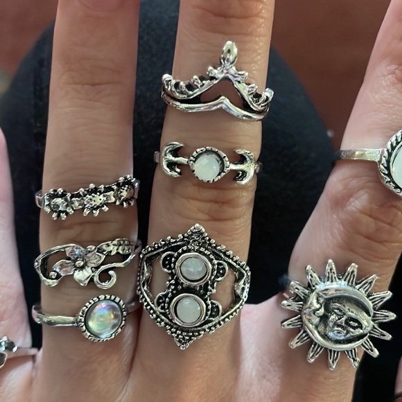 Silver flower ring - Picture 8 of 9